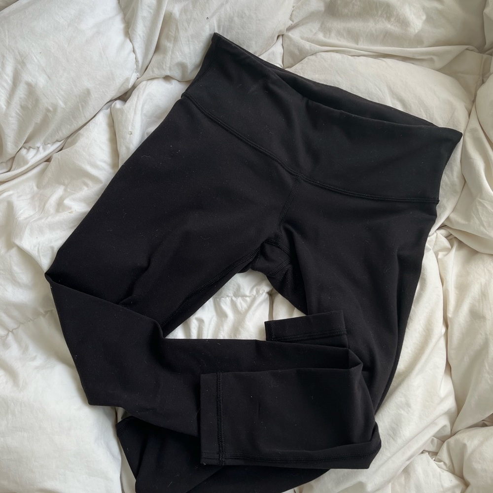 LULULEMON MID-RISE 28’ LEGGINGS - Picture 3 of 3